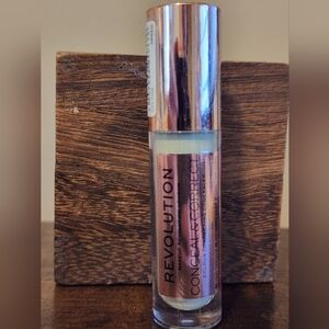 REVOLUTION CONCEAL & CORRECT - GREEN